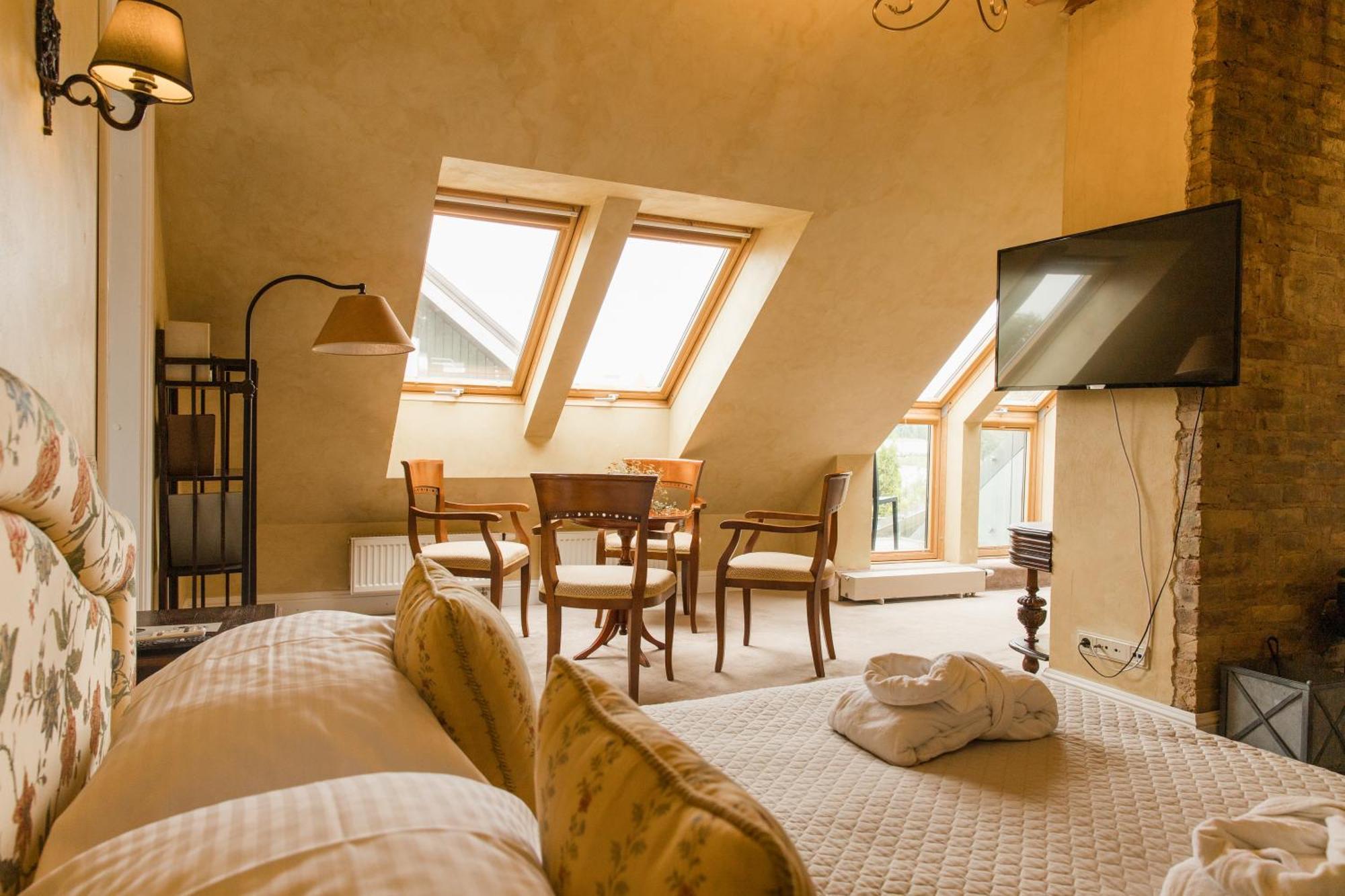 Apvalaus Stalo Klubas Gastro & Spa Hotel Trakai Eksteriør billede
